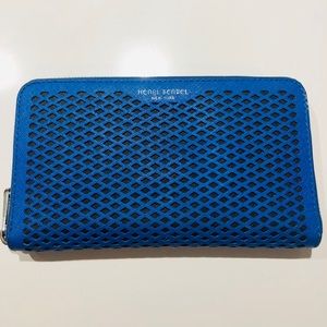 Henri Bendel Wallet. Excellent Condition. Fresh AF